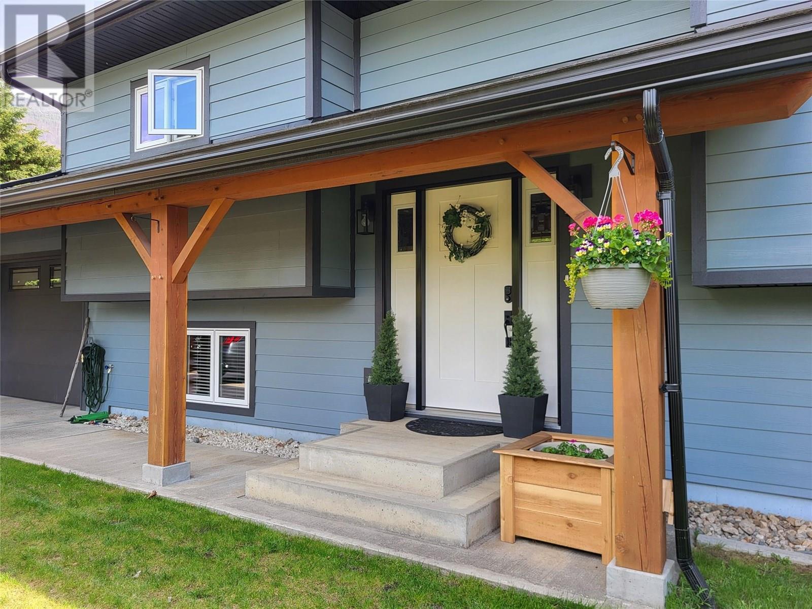 Photo 22 of 303 Delany Avenue, Slocan BC
