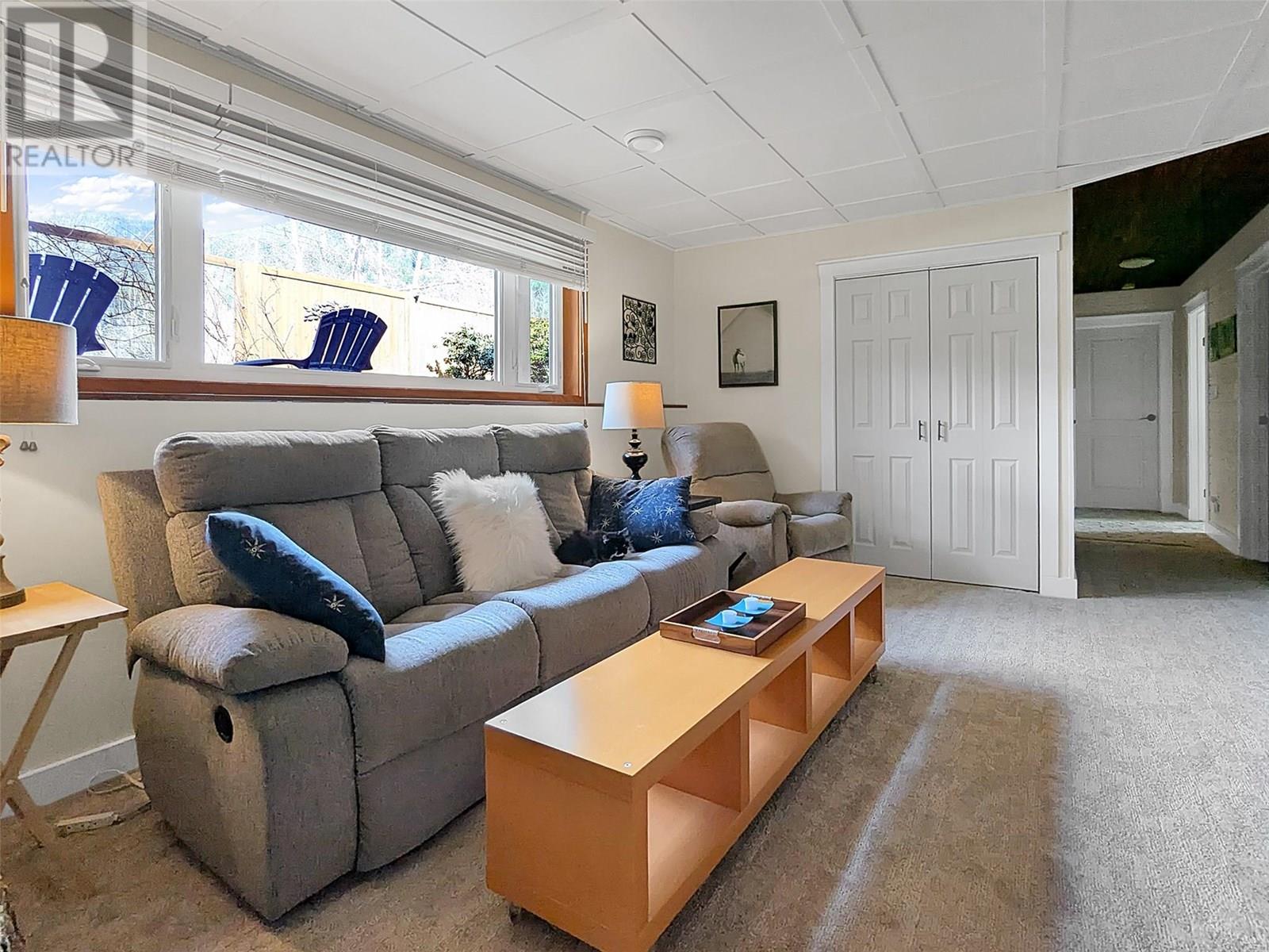 Photo 4 of 303 Delany Avenue, Slocan BC