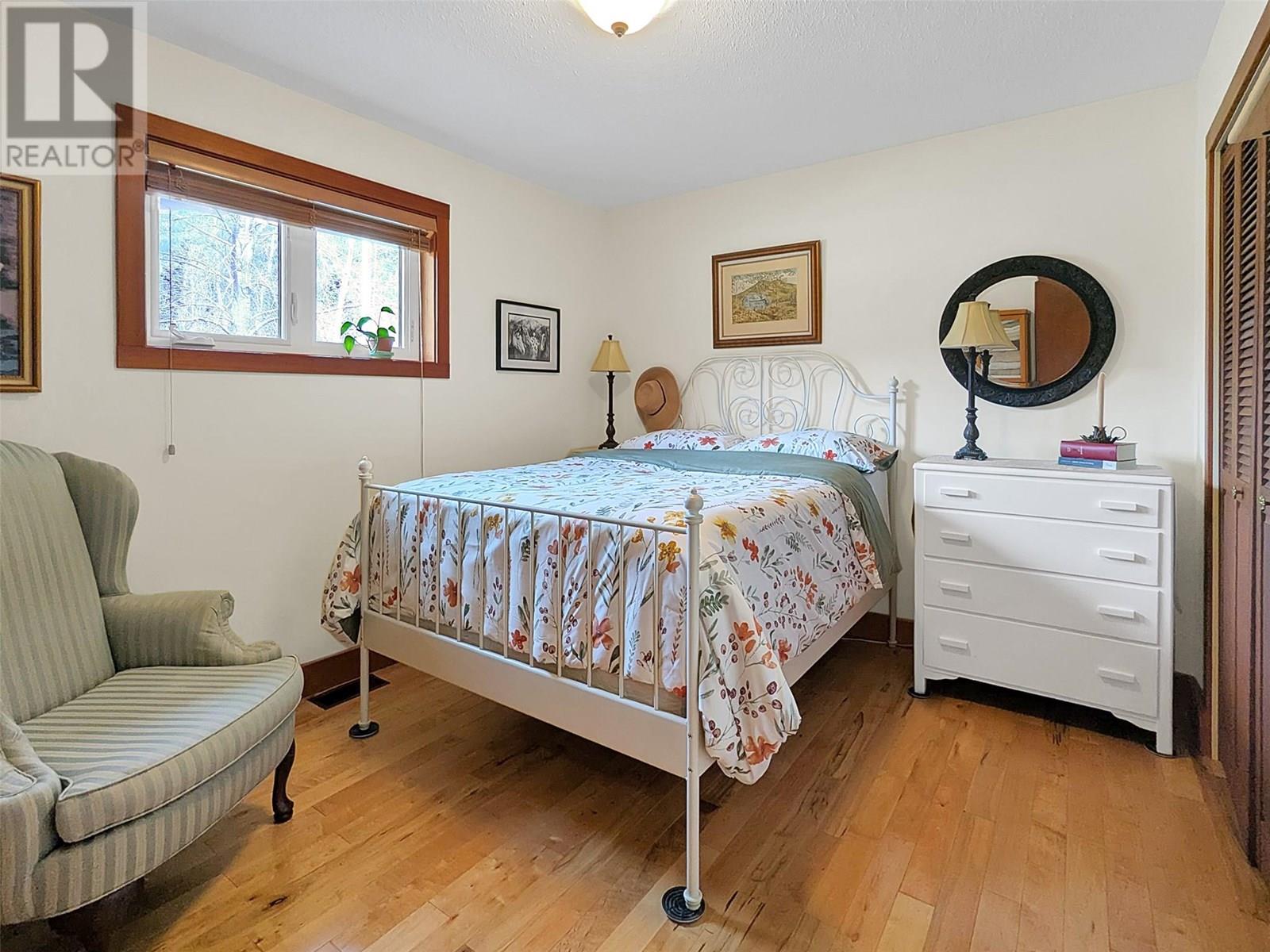 Photo 8 of 303 Delany Avenue, Slocan BC