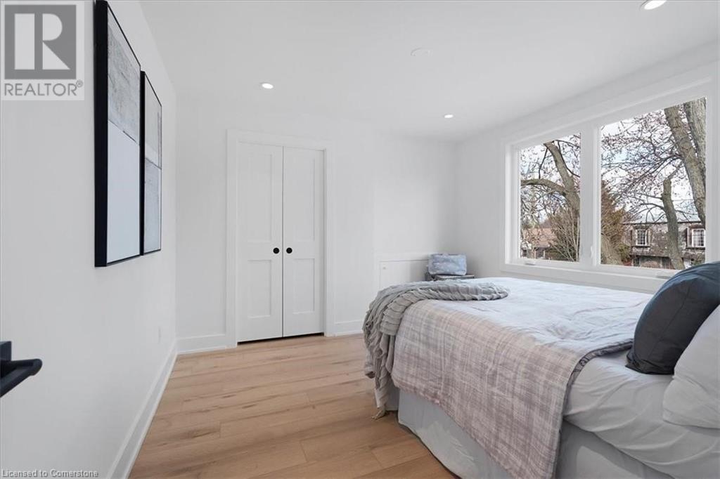 Photo 16 of 94 West 32nd Street, Hamilton ON