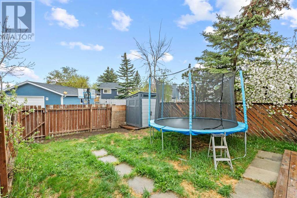 Single Family House 4 Level for Sale in  Taraglen Road NE Taradale Calgary 