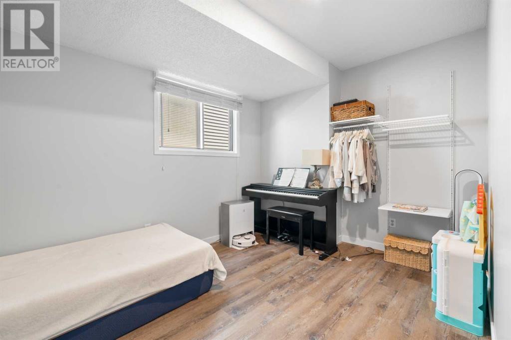 Single Family House 4 Level for Sale in  Taraglen Road NE Taradale Calgary 