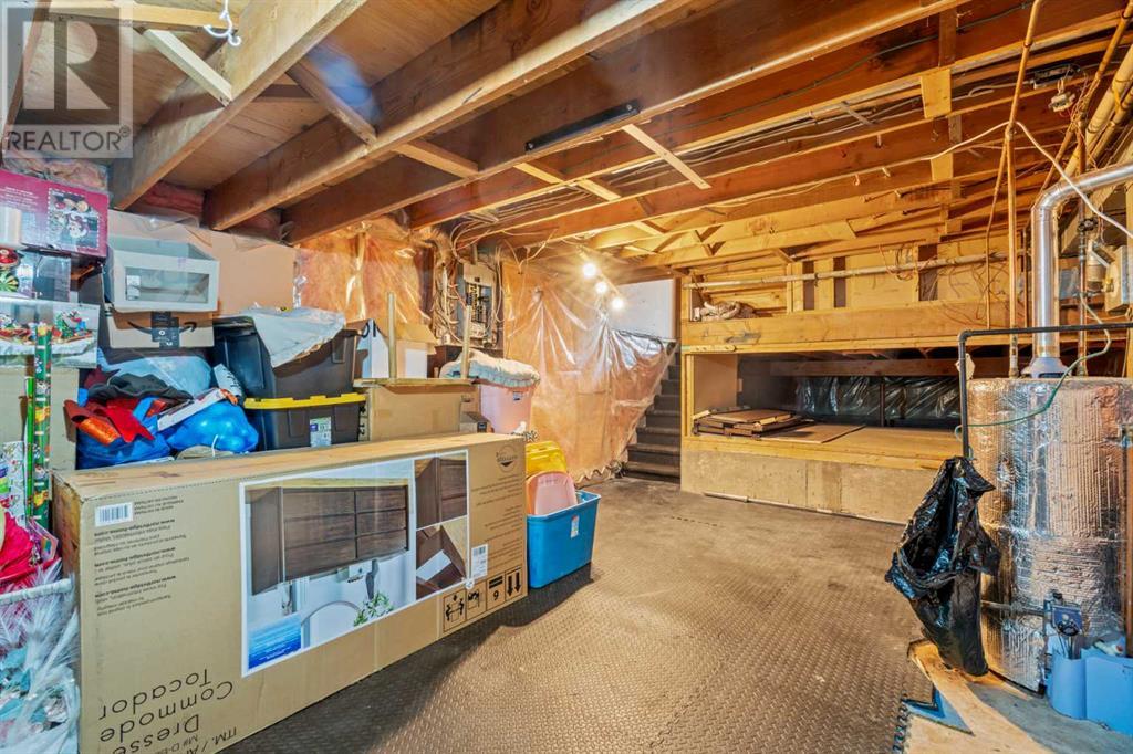 Single Family House 4 Level for Sale in  Taraglen Road NE Taradale Calgary 