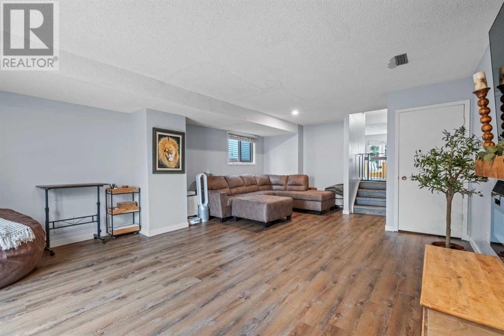 Single Family House 4 Level for Sale in  Taraglen Road NE Taradale Calgary 