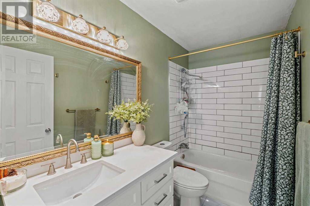 Single Family House 4 Level for Sale in  Taraglen Road NE Taradale Calgary 