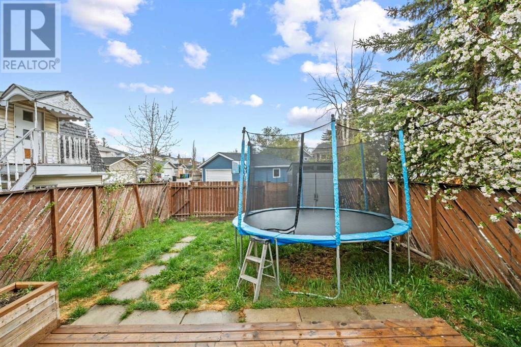 Single Family House 4 Level for Sale in  Taraglen Road NE Taradale Calgary 