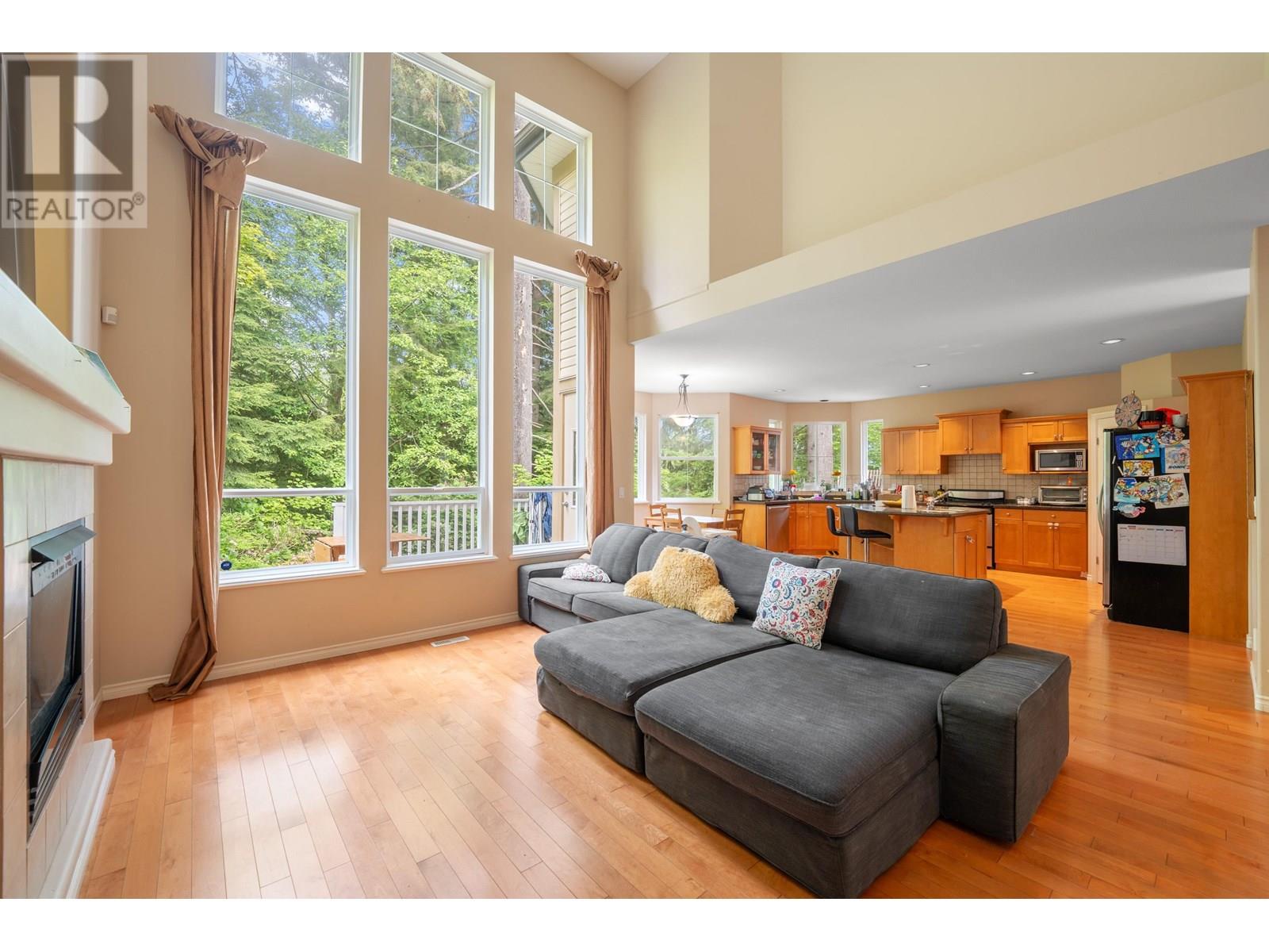 Photo 5 of 3305 Chartwell Grn, Coquitlam BC