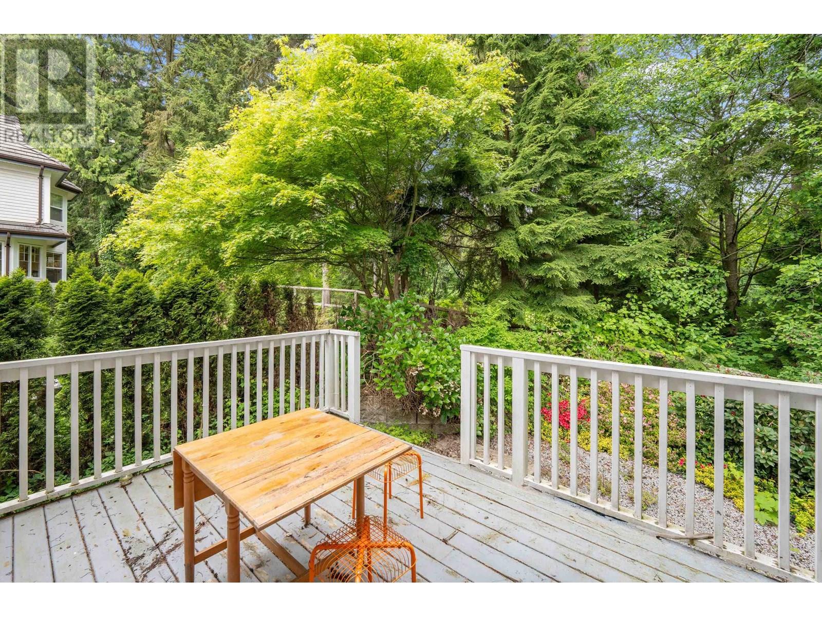 Photo 9 of 3305 Chartwell Grn, Coquitlam BC