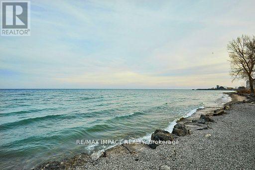 Photo 11 of 59 Cedar Crest Beach Road, Clarington ON