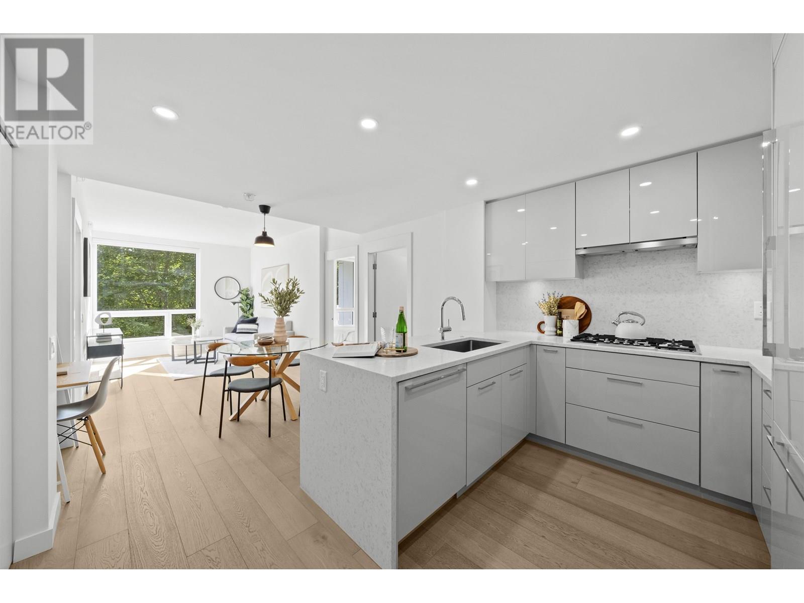 Photo 3 of 208 5058 Cambie Street, Vancouver BC