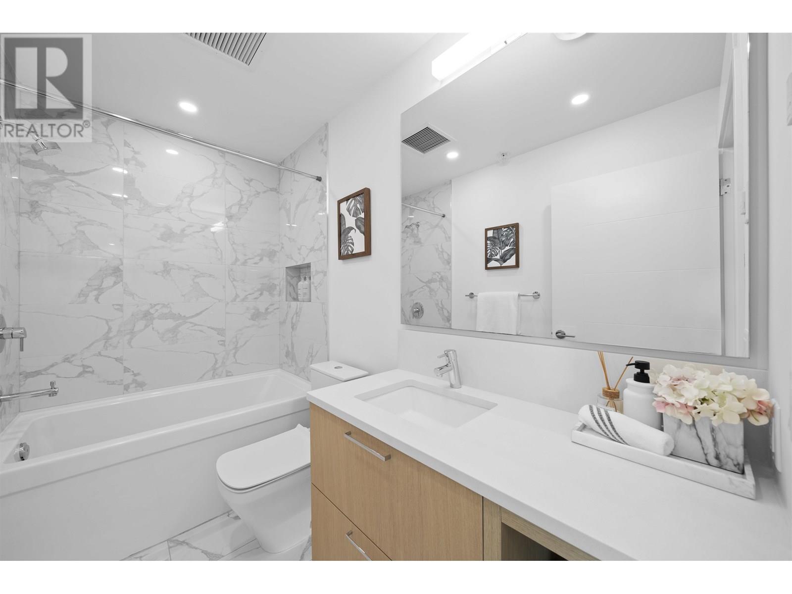 Photo 15 of 208 5058 Cambie Street, Vancouver BC