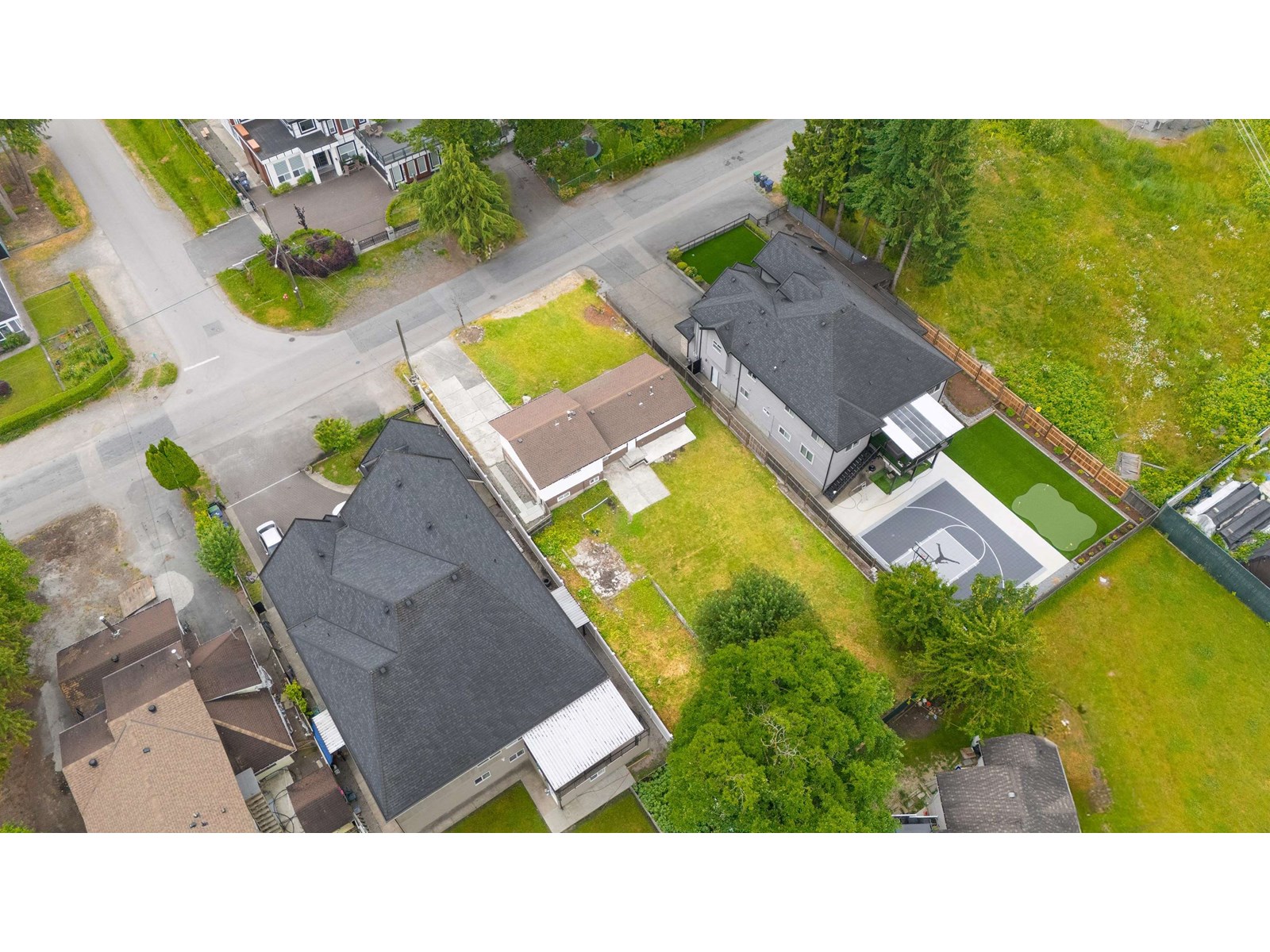 Photo 13 of 14095 110 Ave, Surrey BC