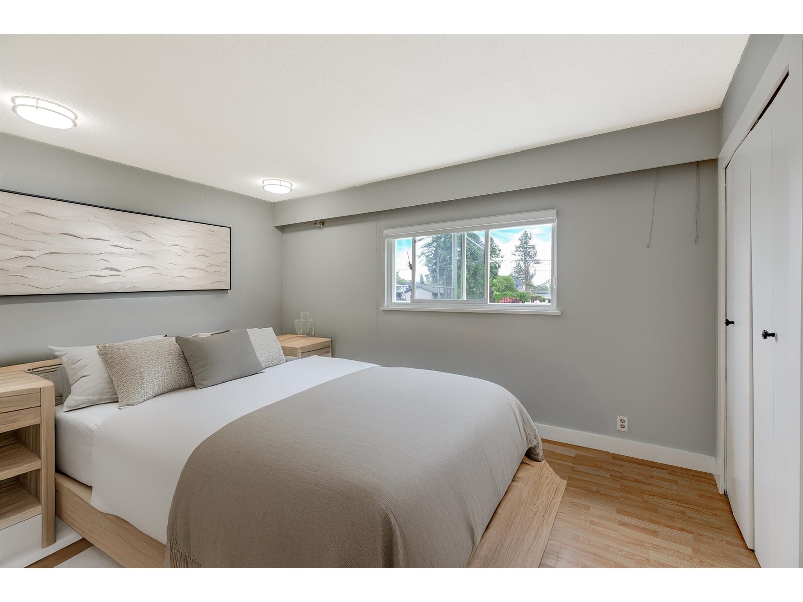 Photo 3 of 14095 110 Ave, Surrey BC