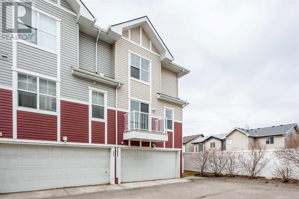 Photo 6 of 3050 New Brighton Gardens Se, Calgary AB