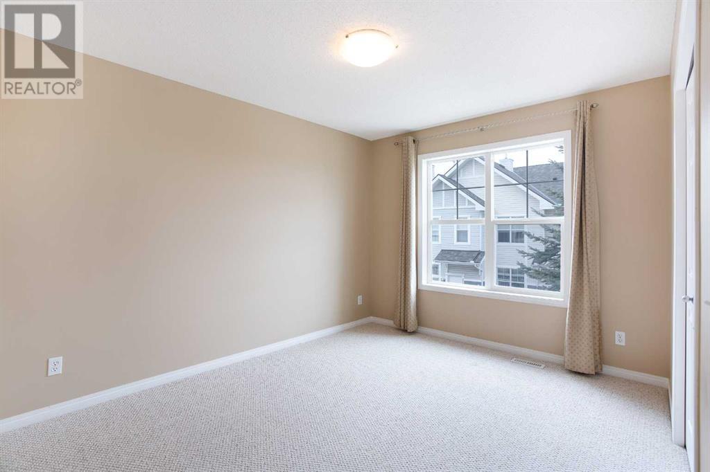 Photo 4 of 3050 New Brighton Gardens Se, Calgary AB