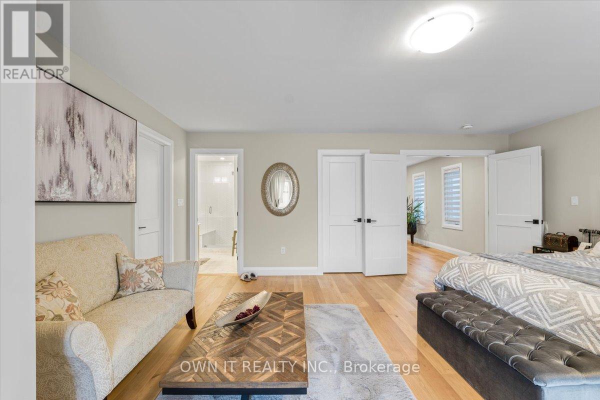 Photo 13 of 928 Chapel Hill Court, Kitchener ON