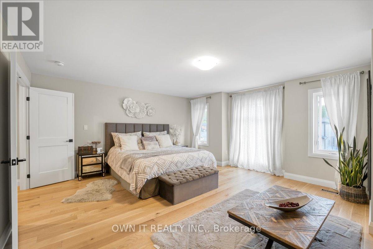Photo 14 of 928 Chapel Hill Court, Kitchener ON
