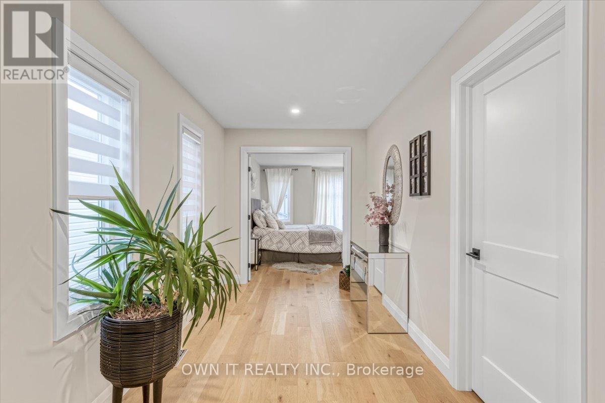 Photo 34 of 928 Chapel Hill Court, Kitchener ON