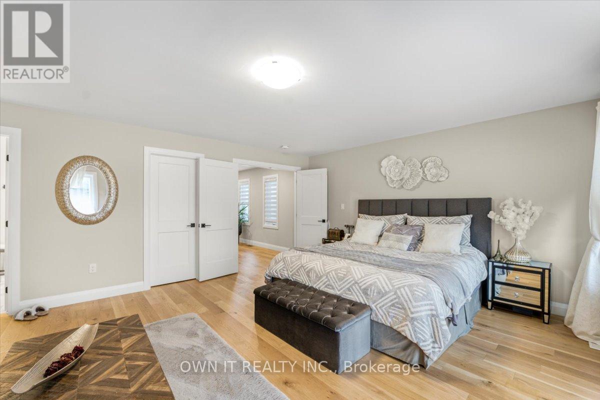 Photo 36 of 928 Chapel Hill Court, Kitchener ON