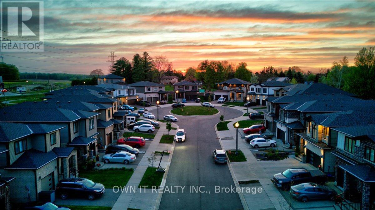 Photo 39 of 928 Chapel Hill Court, Kitchener ON