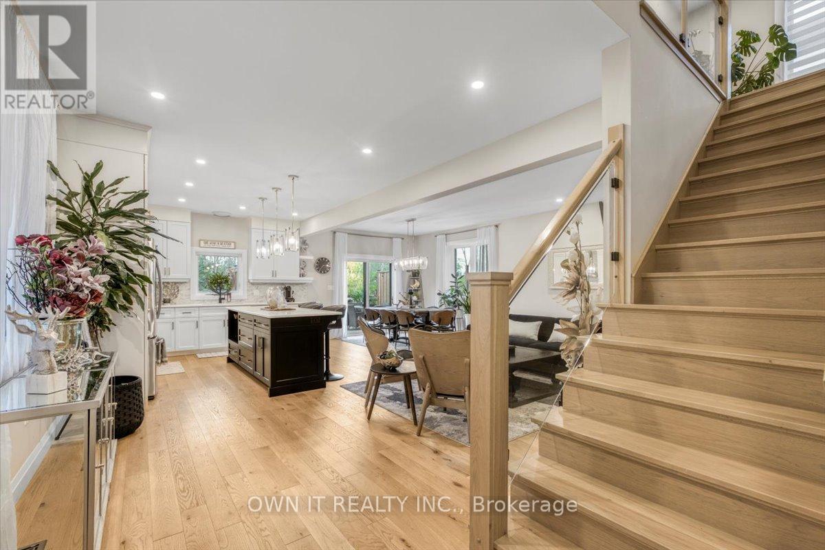 Photo 5 of 928 Chapel Hill Court, Kitchener ON