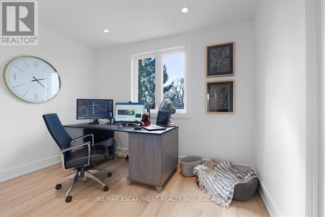 Photo 28 of 94 West 32nd Street, Hamilton ON