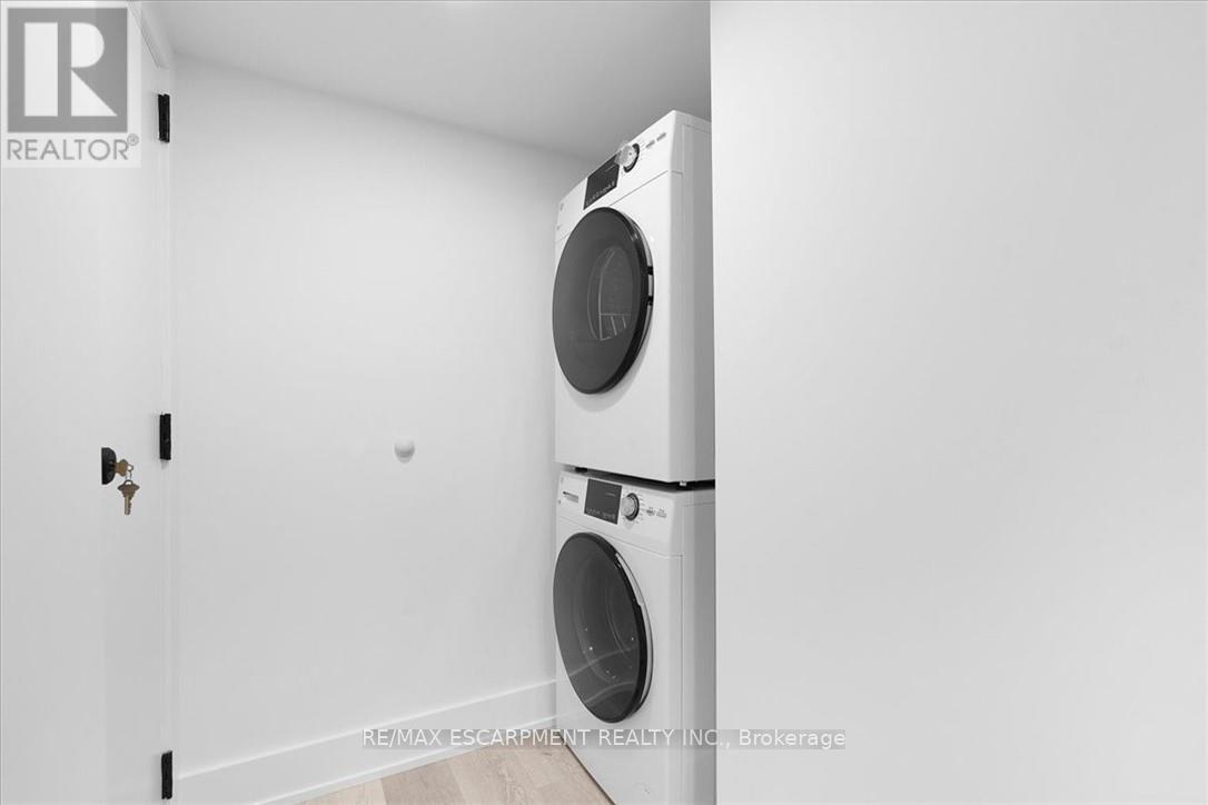Photo 25 of 94 West 32nd Street, Hamilton ON