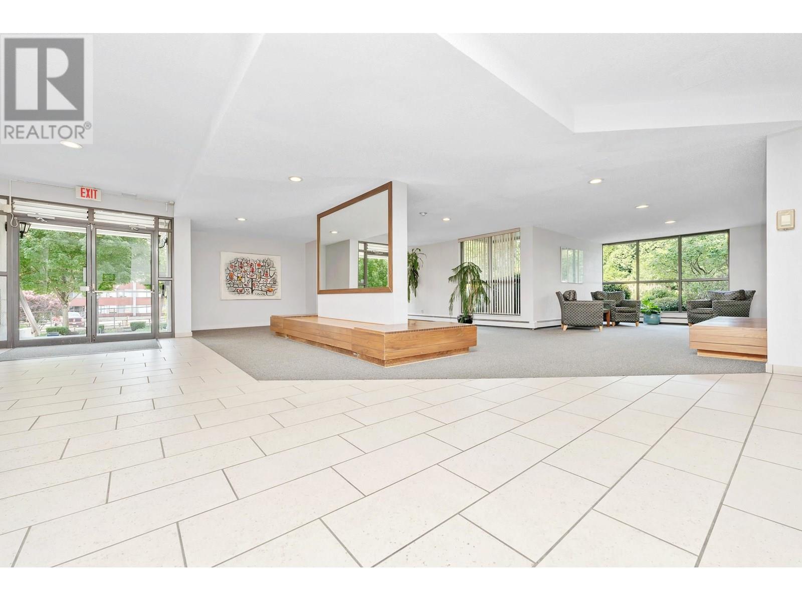 Photo 4 of 801 9280 Salish Court, Burnaby BC