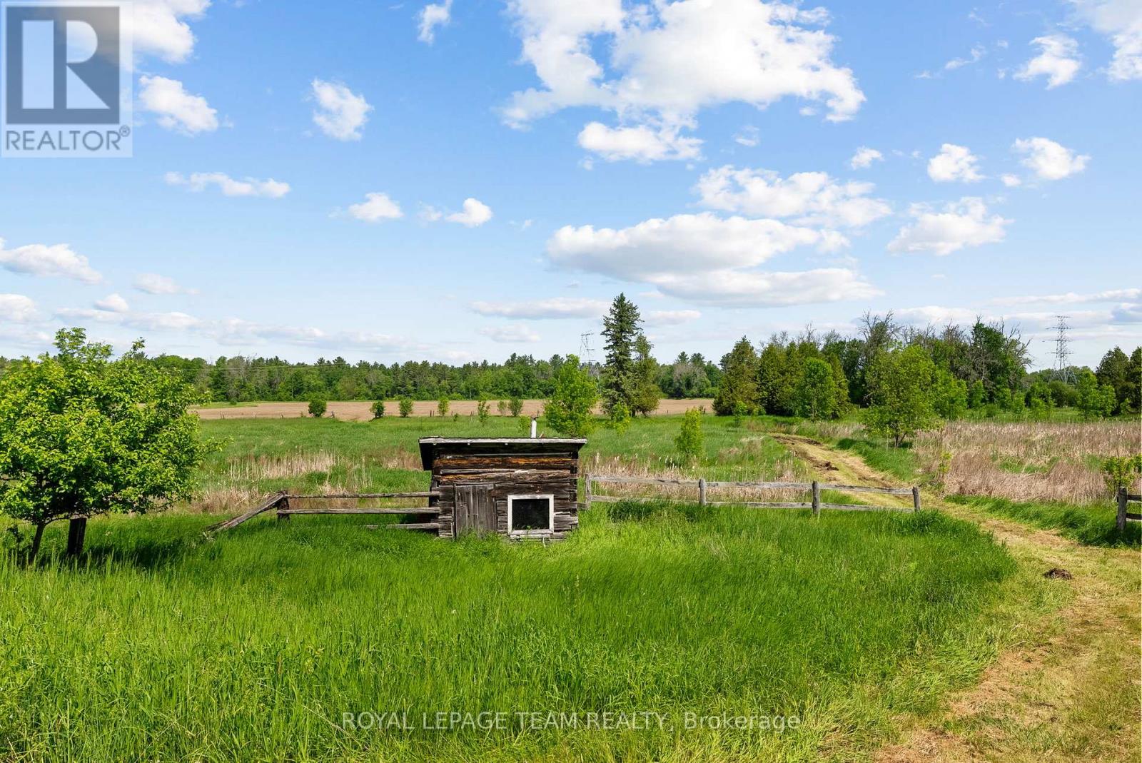Photo 11 of 2553 Galetta Side Road, Ottawa ON