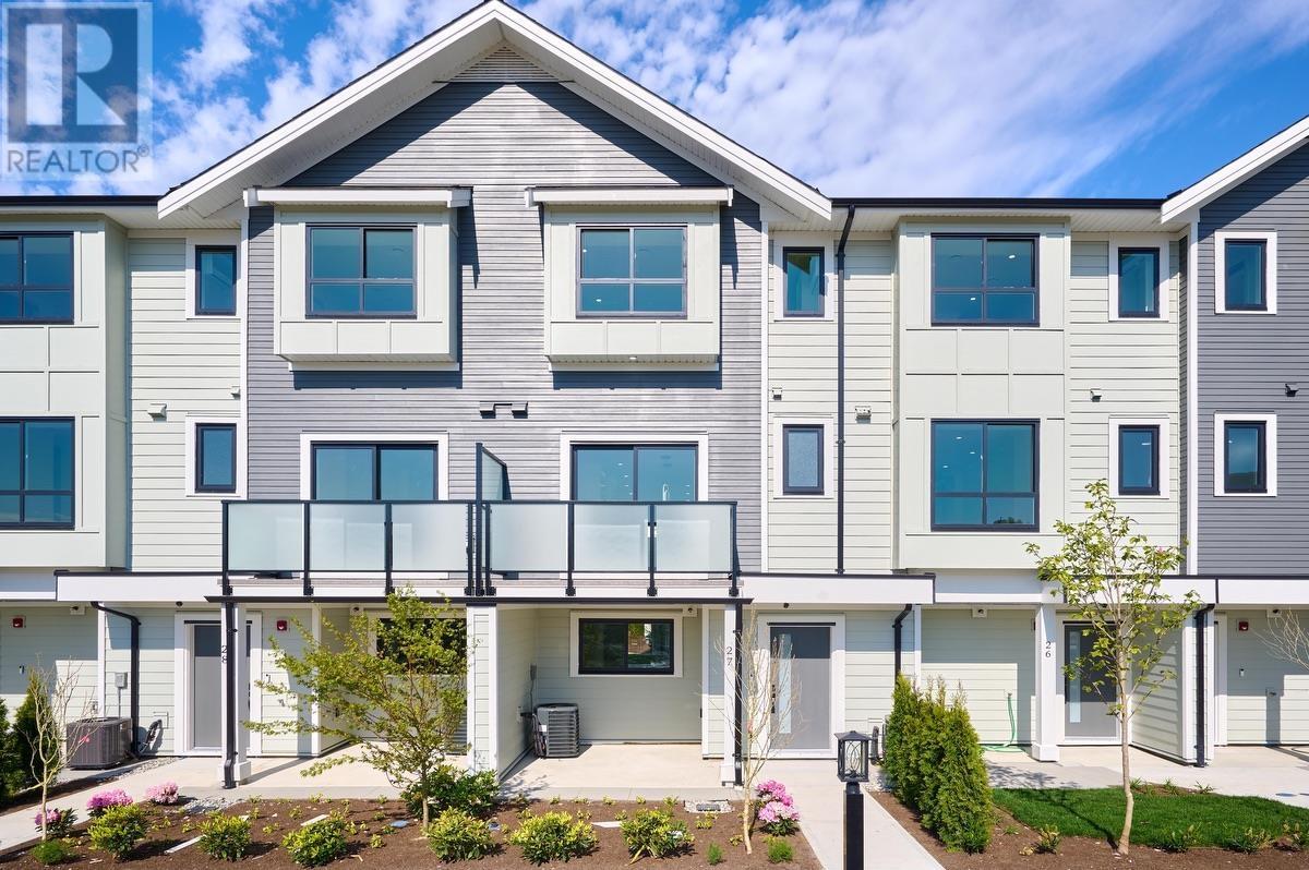 Photo 1 of 27 1115 Roma Avenue, New Westminster BC