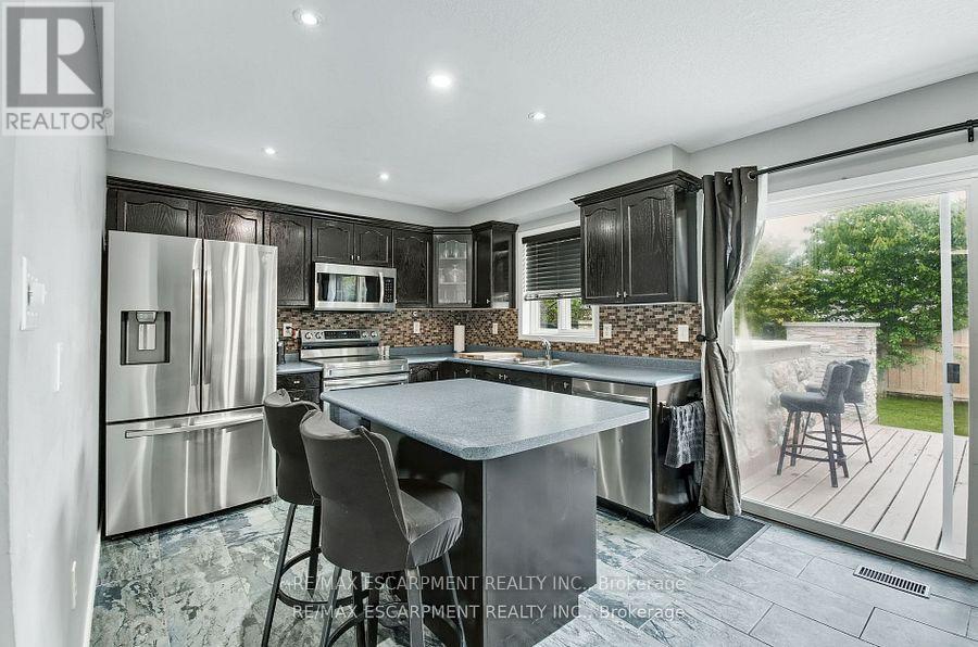 Photo 47 of 5 Mavin Street, Brantford ON