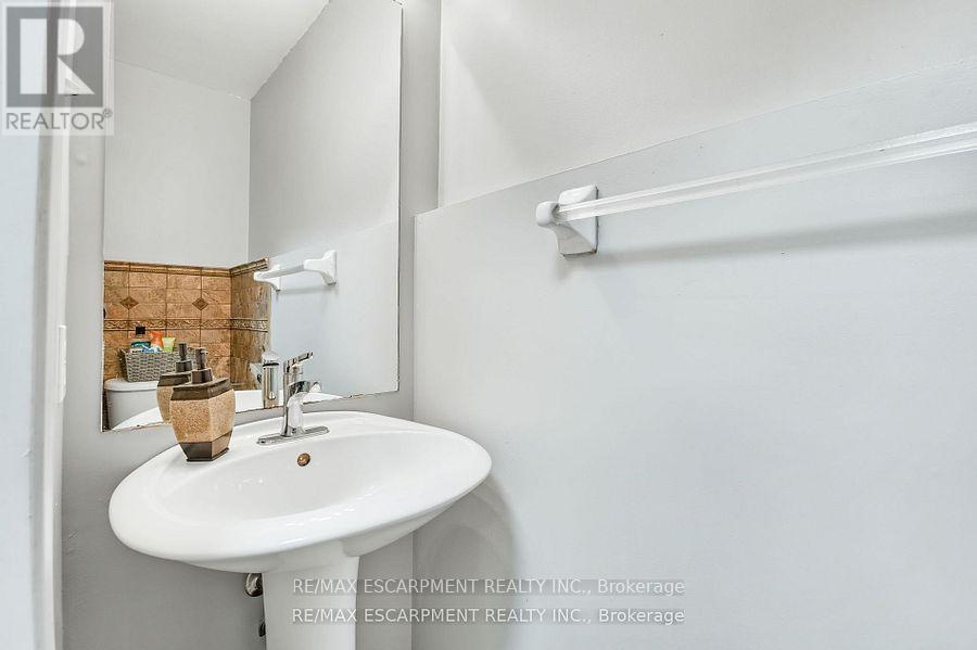 Photo 30 of 5 Mavin Street, Brantford ON