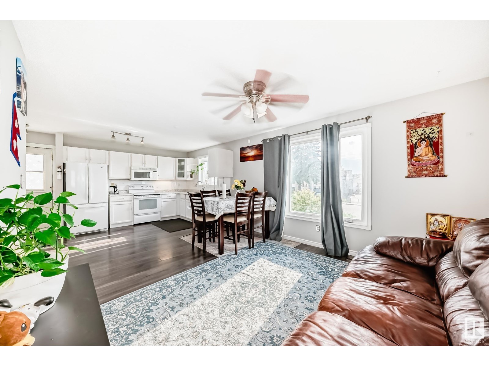 Photo 18 of 3312 44 A St Nw Nw, Edmonton AB