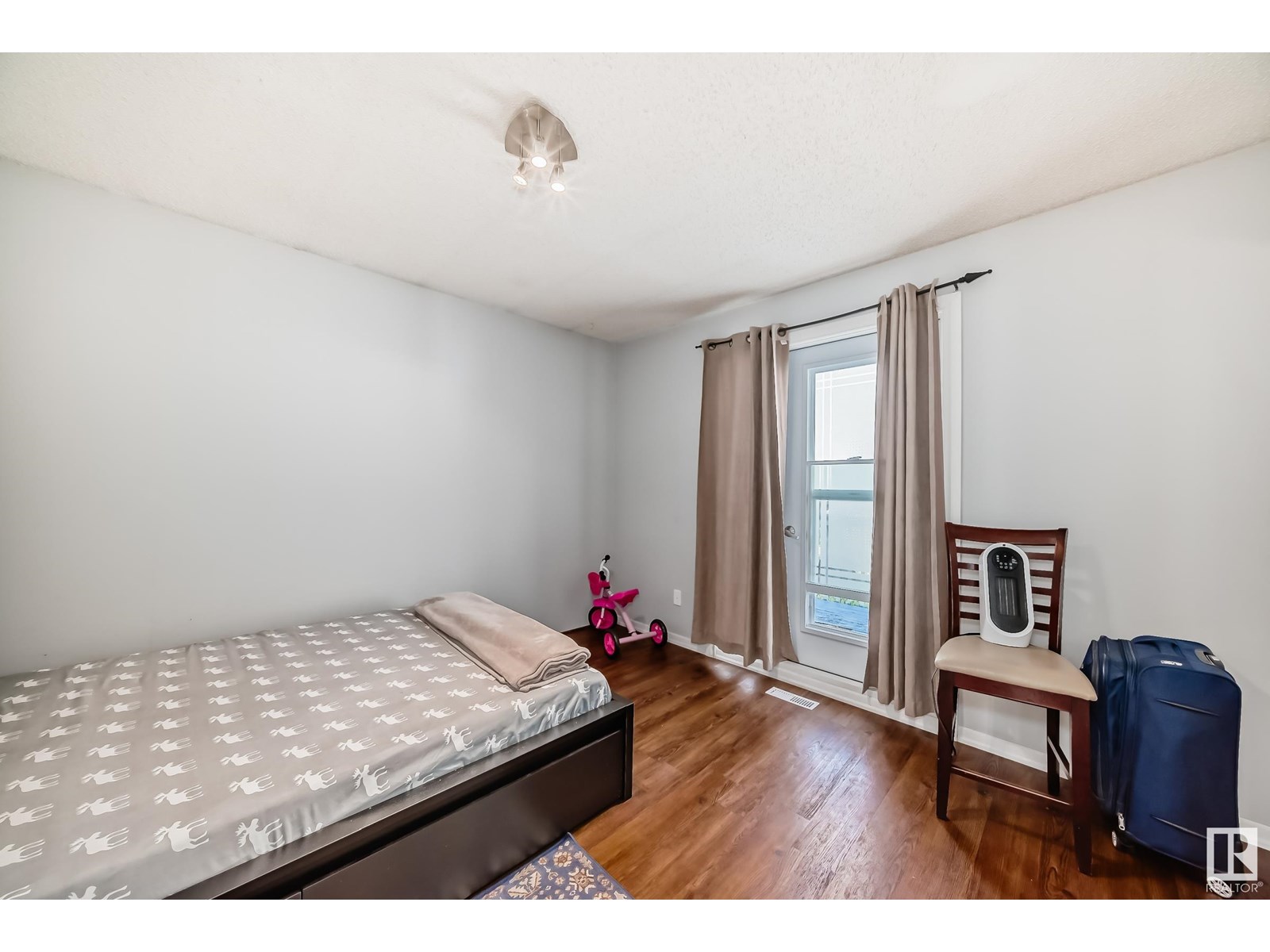 Photo 29 of 3312 44 A St Nw Nw, Edmonton AB