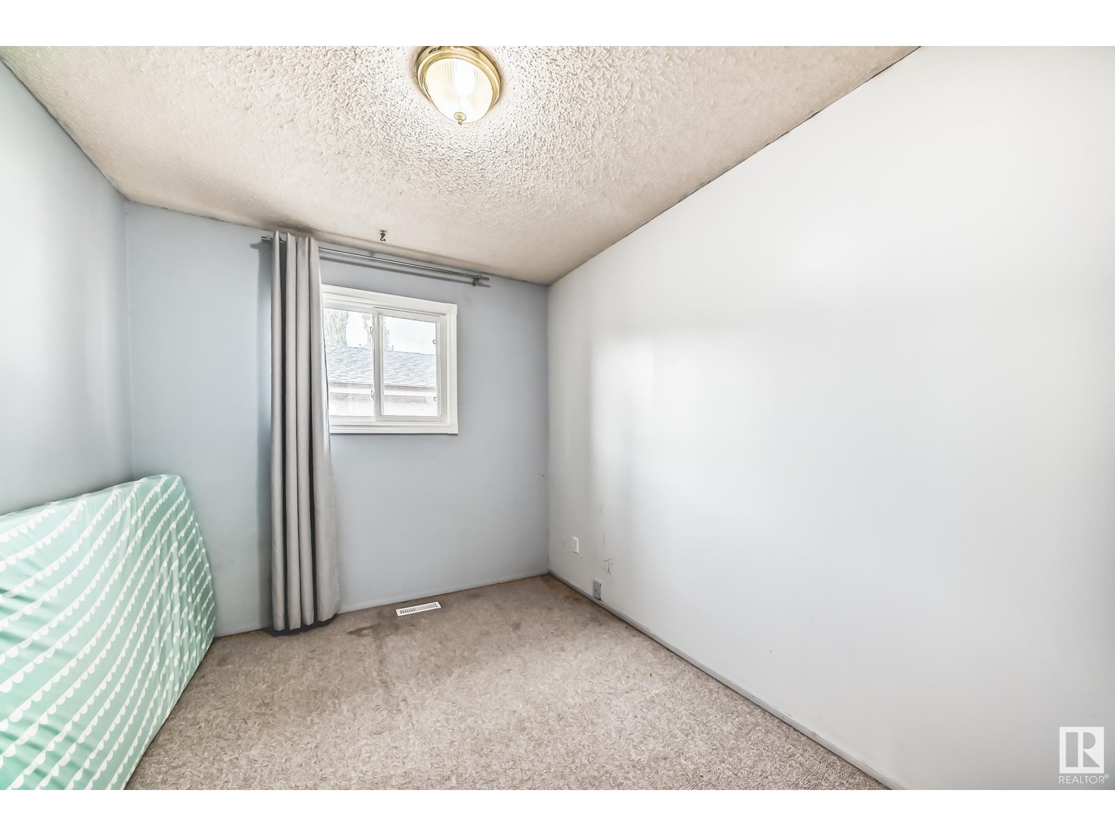Photo 34 of 3312 44 A St Nw Nw, Edmonton AB