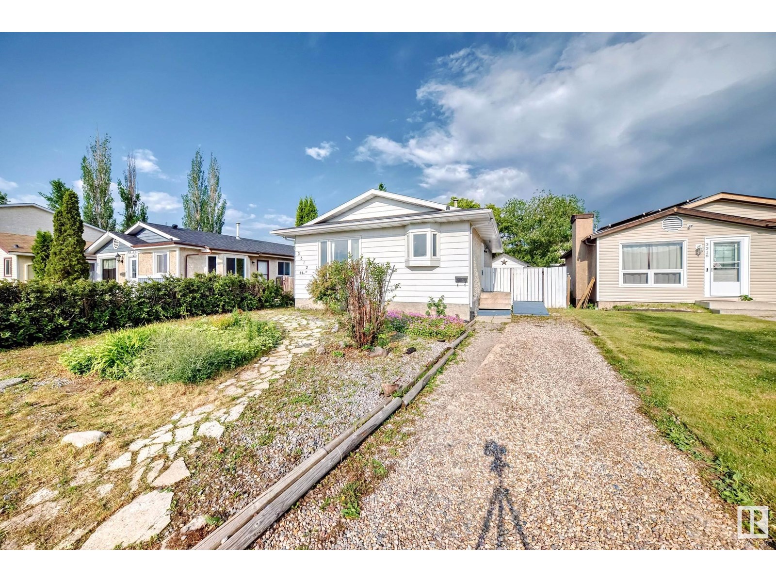 Photo 52 of 3312 44 A St Nw Nw, Edmonton AB