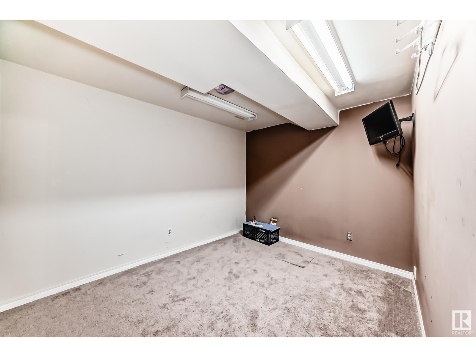 Photo 47 of 3312 44 A St Nw Nw, Edmonton AB