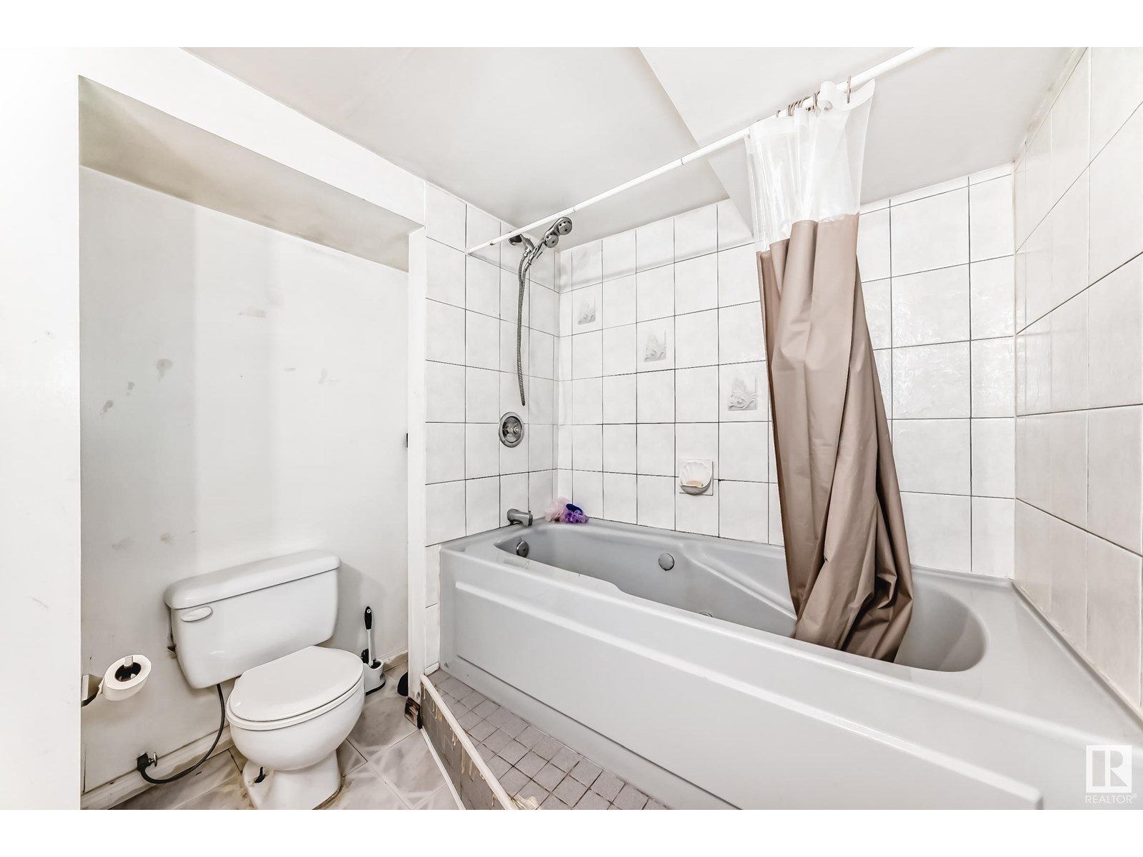 Photo 51 of 3312 44 A St Nw Nw, Edmonton AB