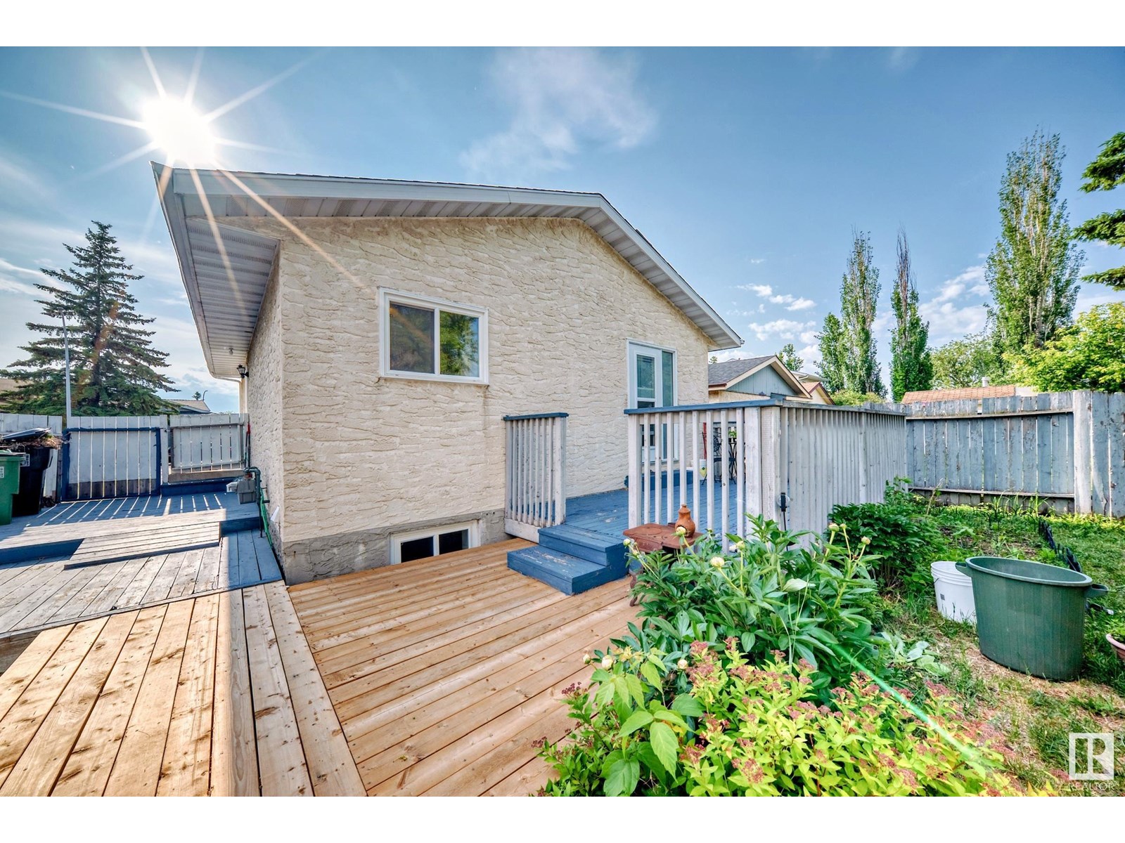 Photo 6 of 3312 44 A St Nw Nw, Edmonton AB