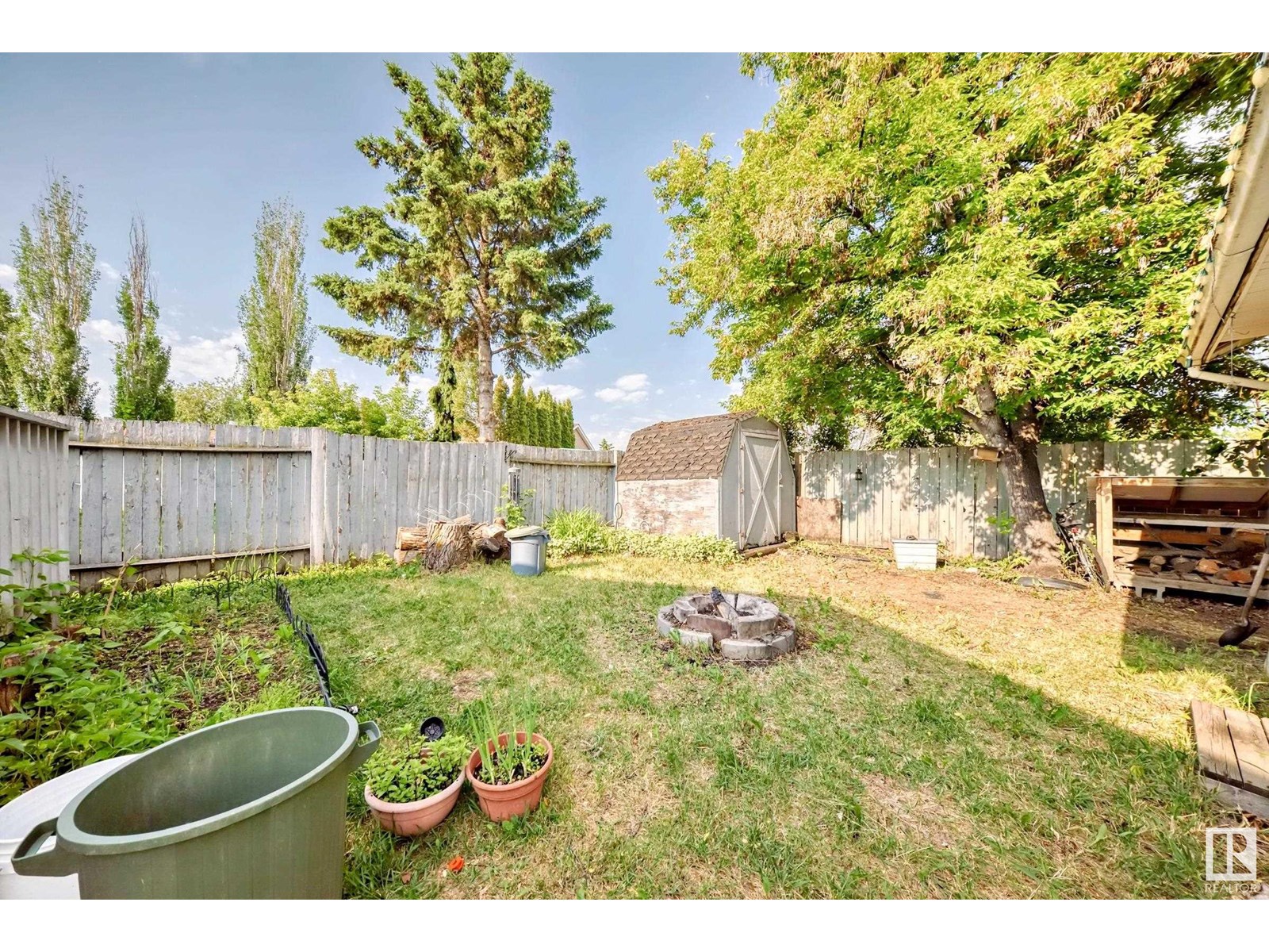 Photo 8 of 3312 44 A St Nw Nw, Edmonton AB