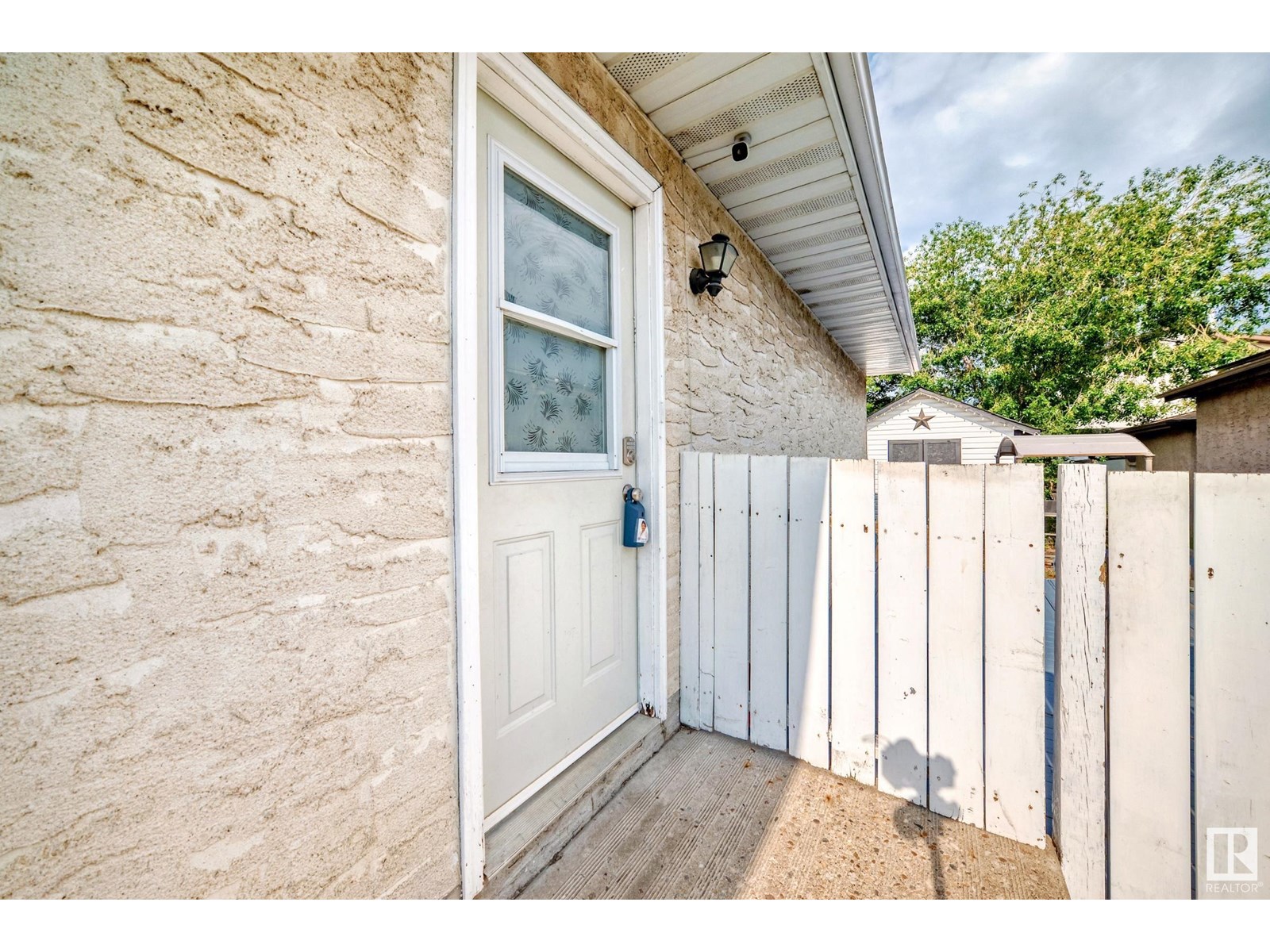 Photo 11 of 3312 44 A St Nw Nw, Edmonton AB
