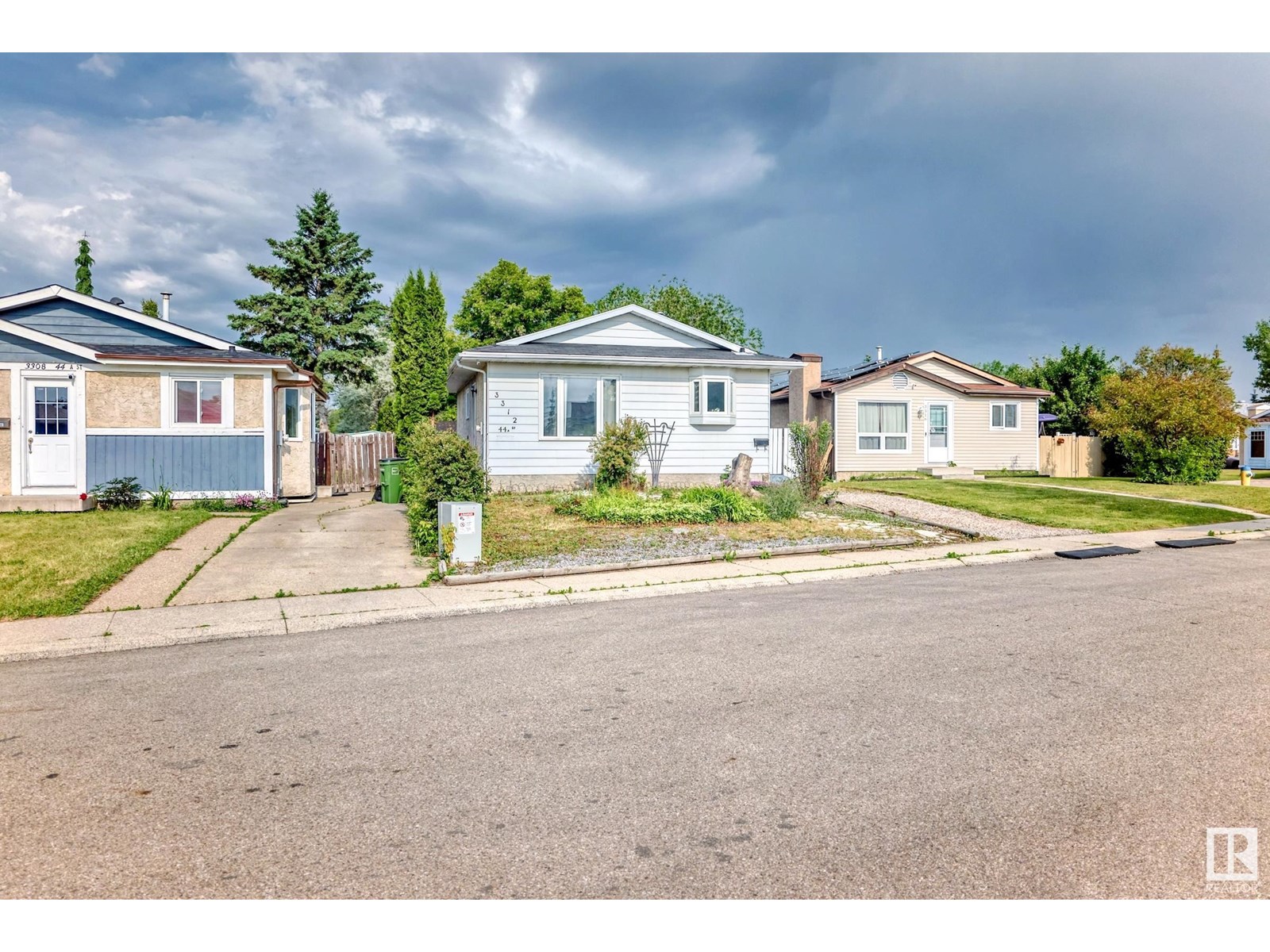 Photo 56 of 3312 44 A St Nw Nw, Edmonton AB
