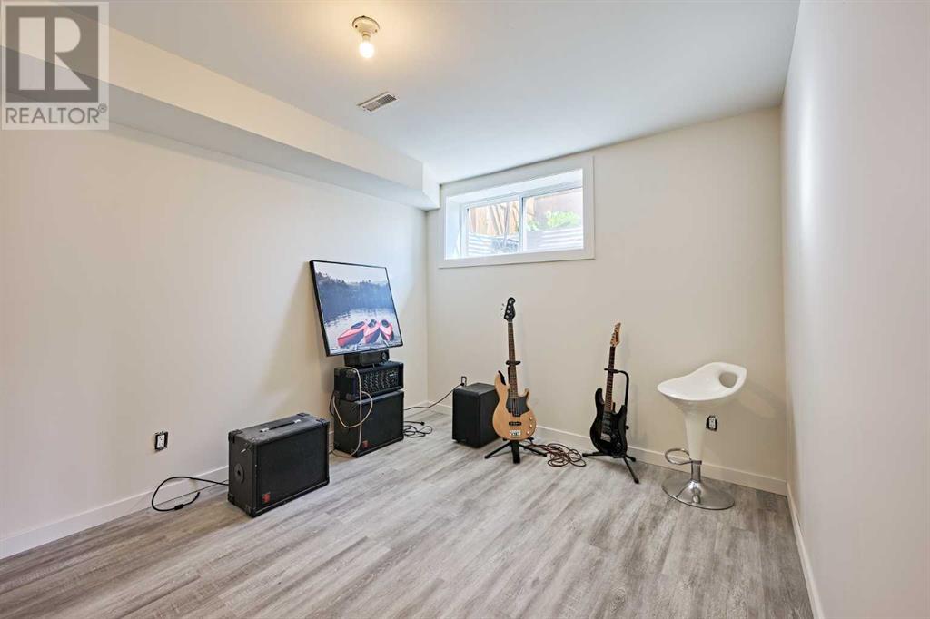 Single Family House for Sale in  Everhollow Street SW Evergreen Calgary 
