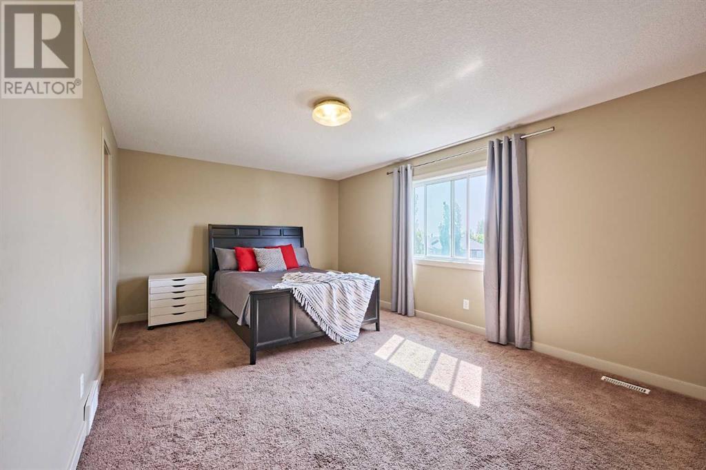 Single Family House for Sale in  Everhollow Street SW Evergreen Calgary 