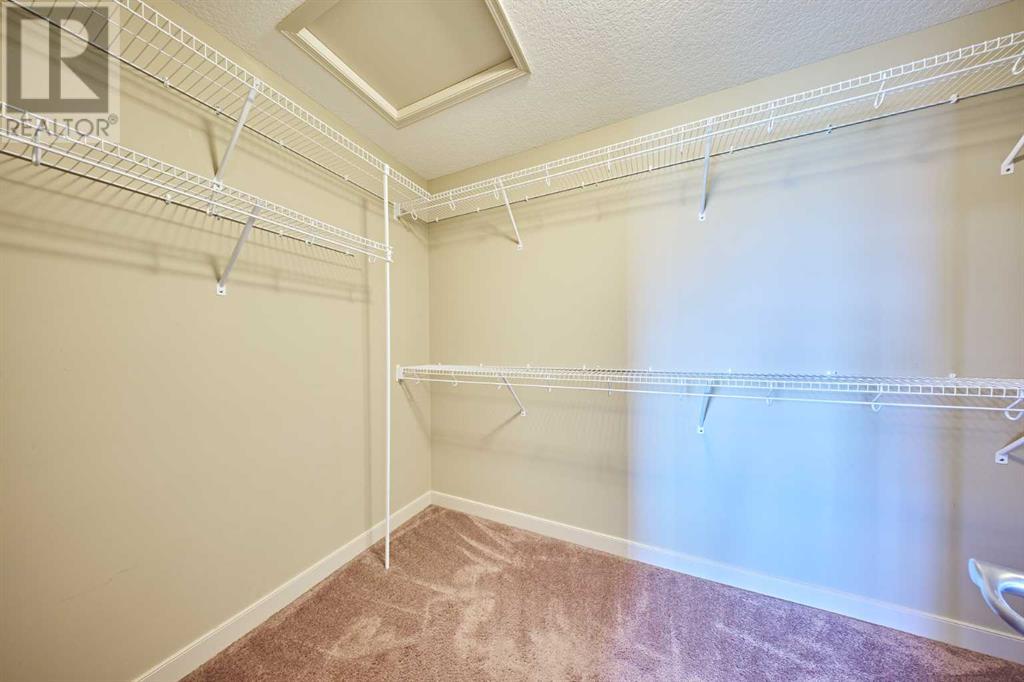 Single Family House for Sale in  Everhollow Street SW Evergreen Calgary 