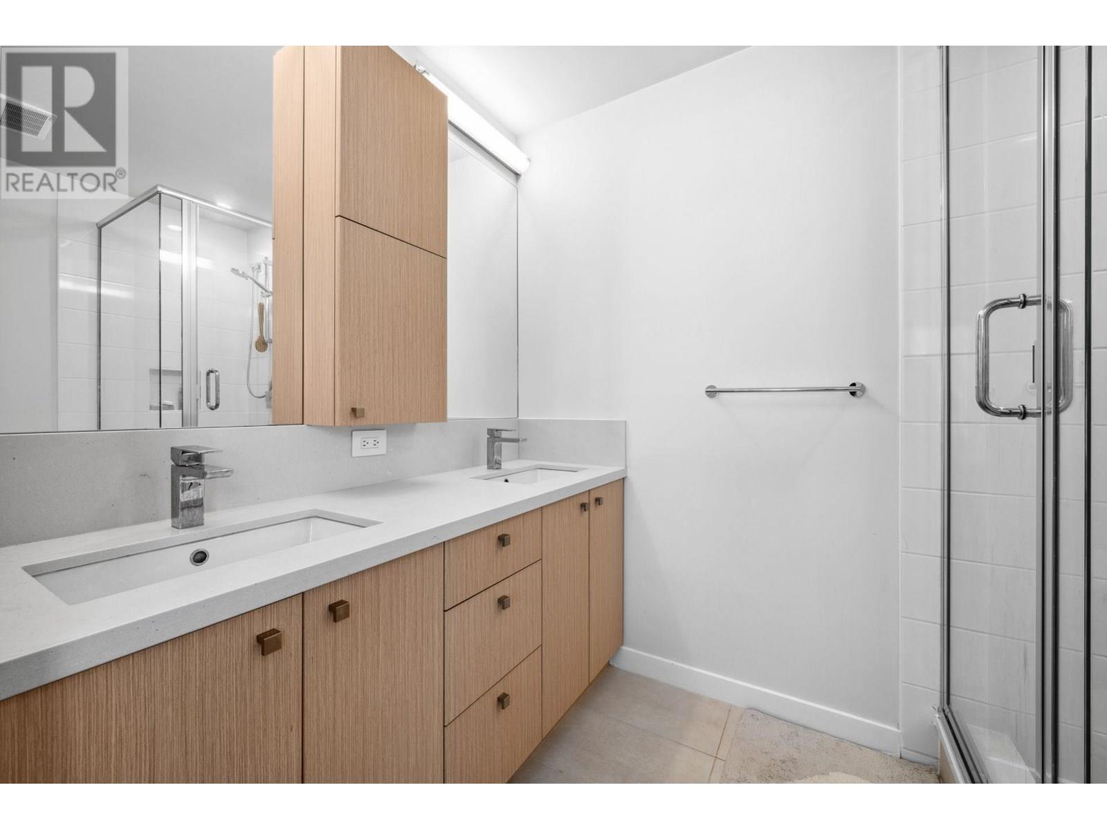 165 19451 SUTTON AVENUE, Pitt Meadows real estate listing R3016323