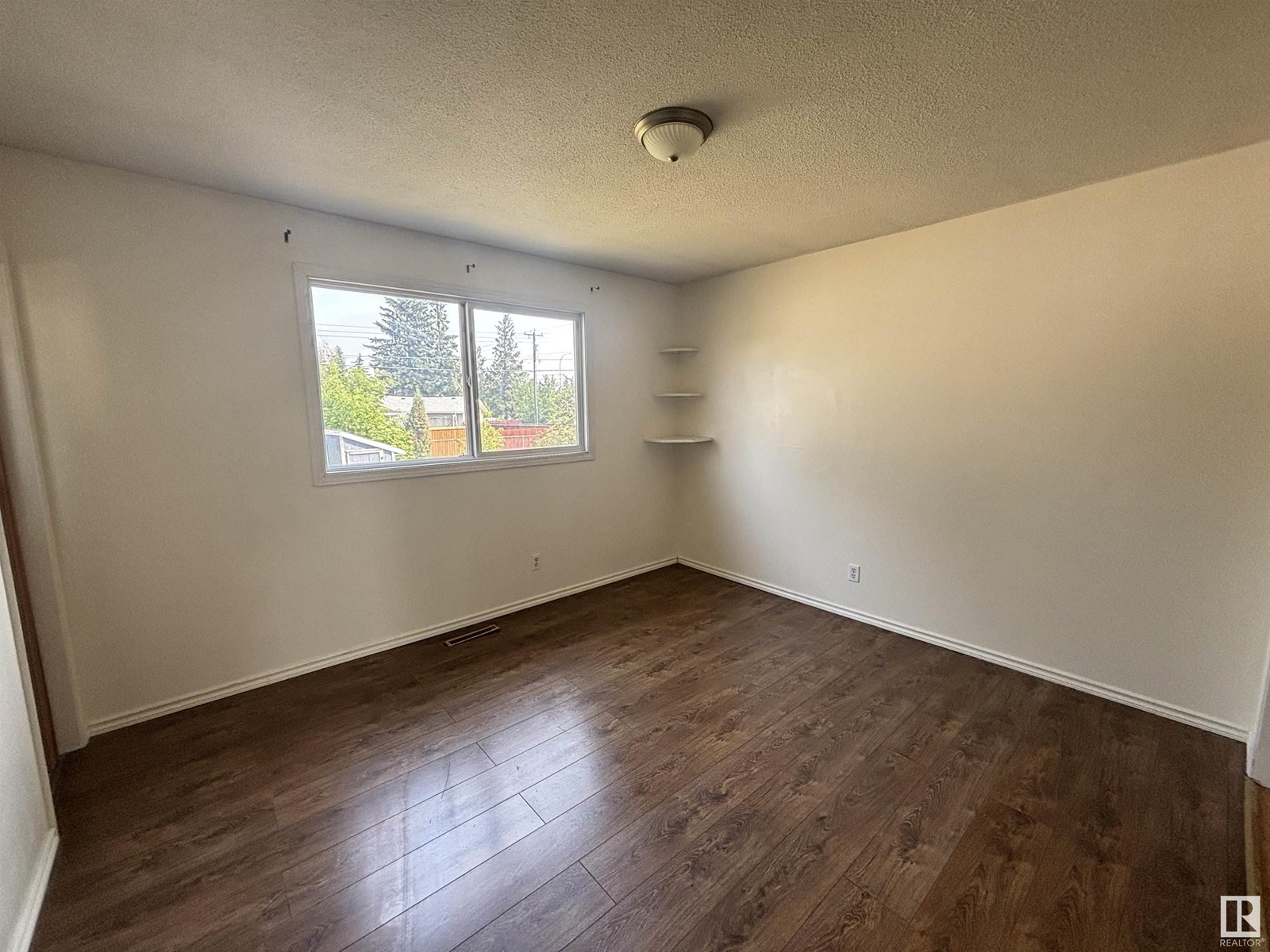 Photo 14 of 11108 40 Av Nw, Edmonton AB