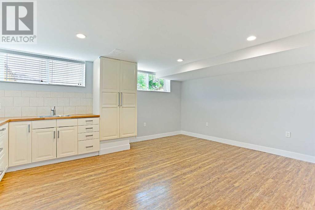 Single Family House Bi-level for Sale in  Templeton Bay NE Temple Calgary 
