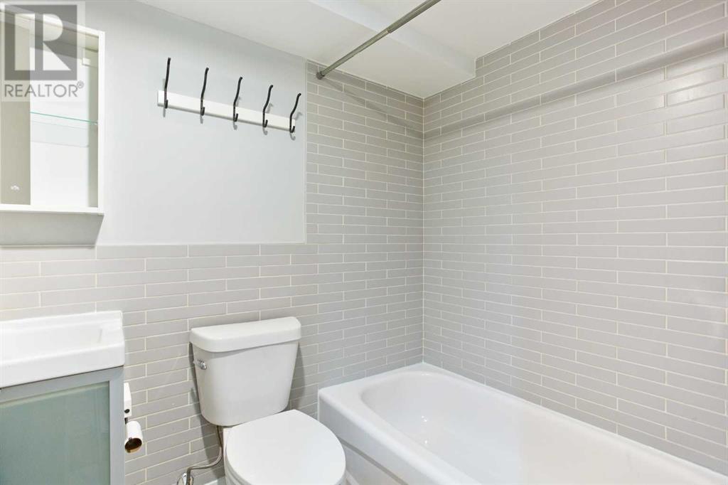 Single Family House Bi-level for Sale in  Templeton Bay NE Temple Calgary 