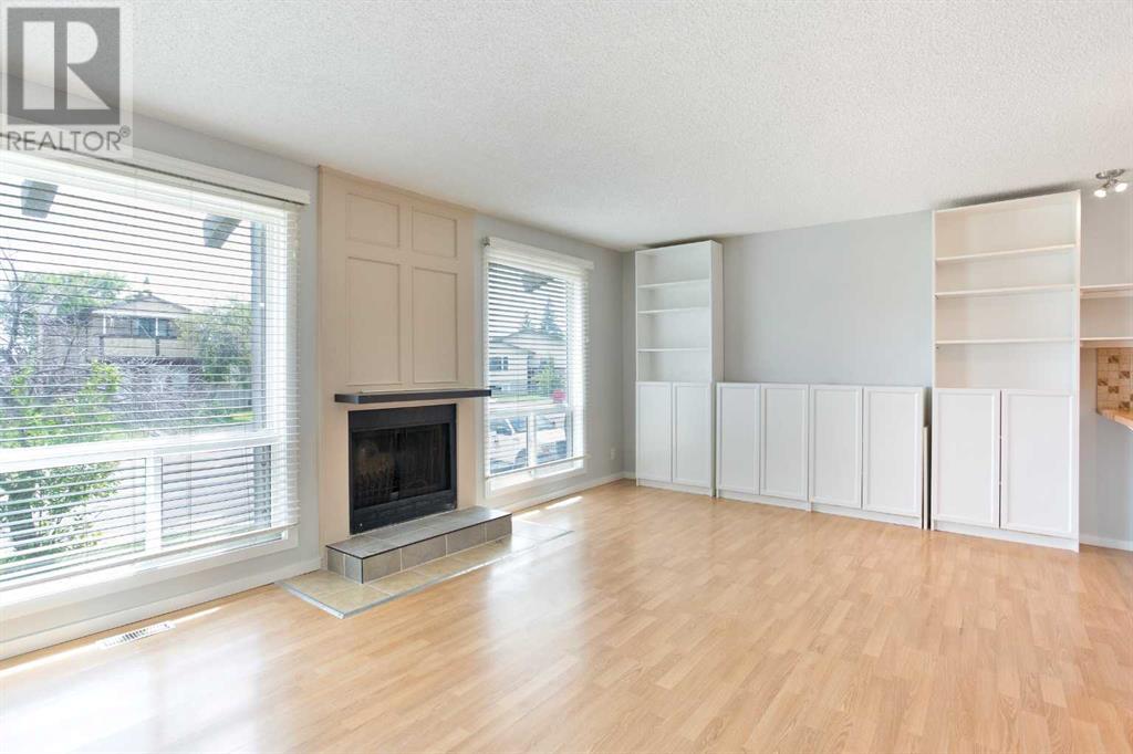 Single Family House Bi-level for Sale in  Templeton Bay NE Temple Calgary 